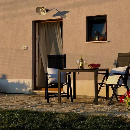 Apartma Dora, Sirci * Gracisce